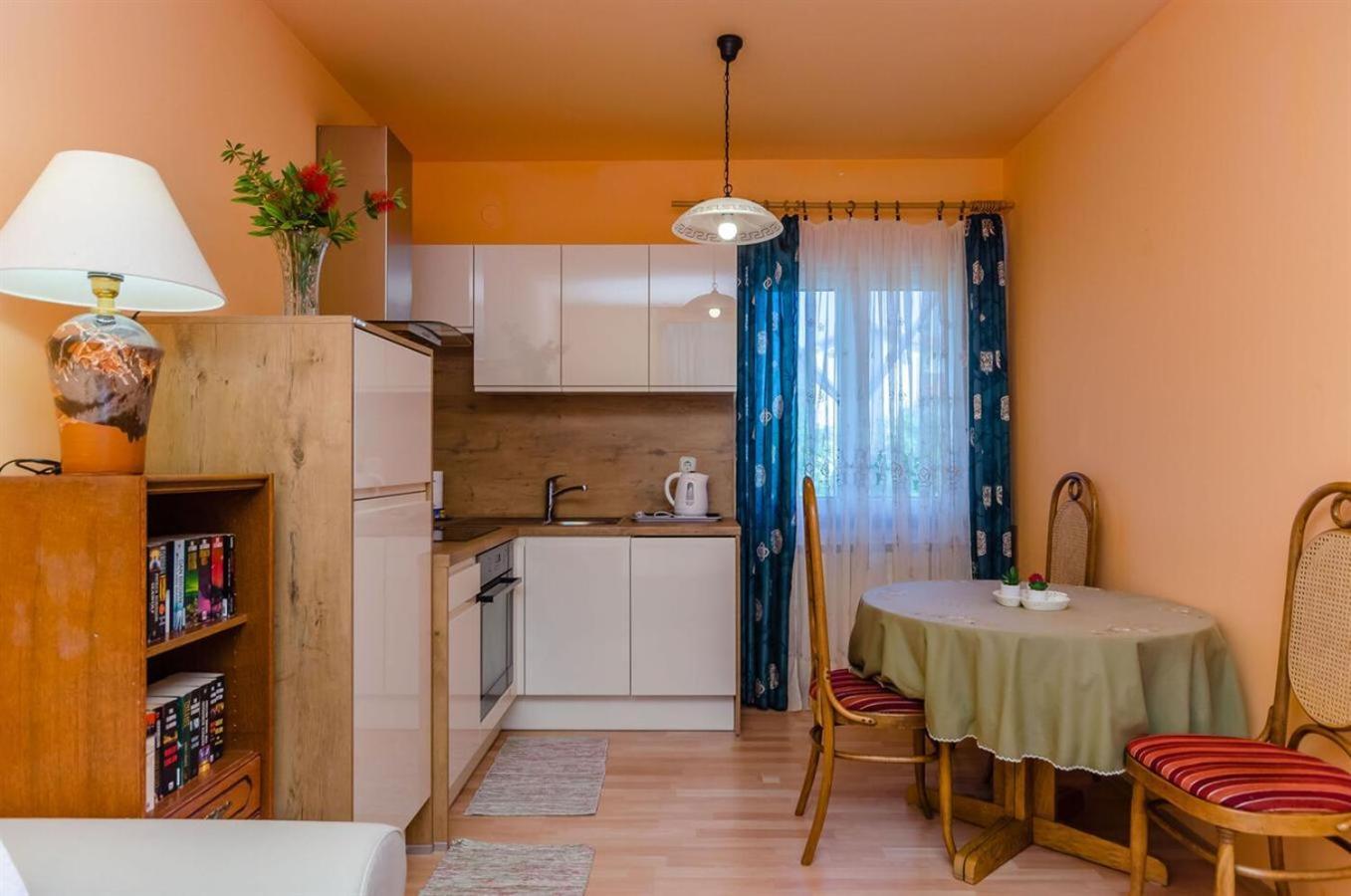 Apartmani Danja Kaštela エクステリア 写真